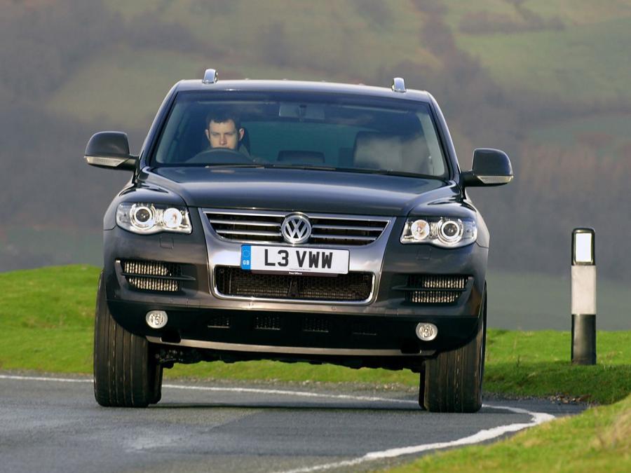  Volkswagen Touareg V6 TDi 2007 года  (UK) (фото 4 из 12)